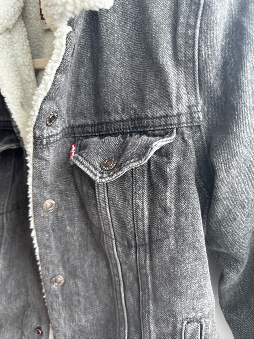 Levi’s Original Sherpa Trucker Jacket Gray Denim S - Picture 6 of 9